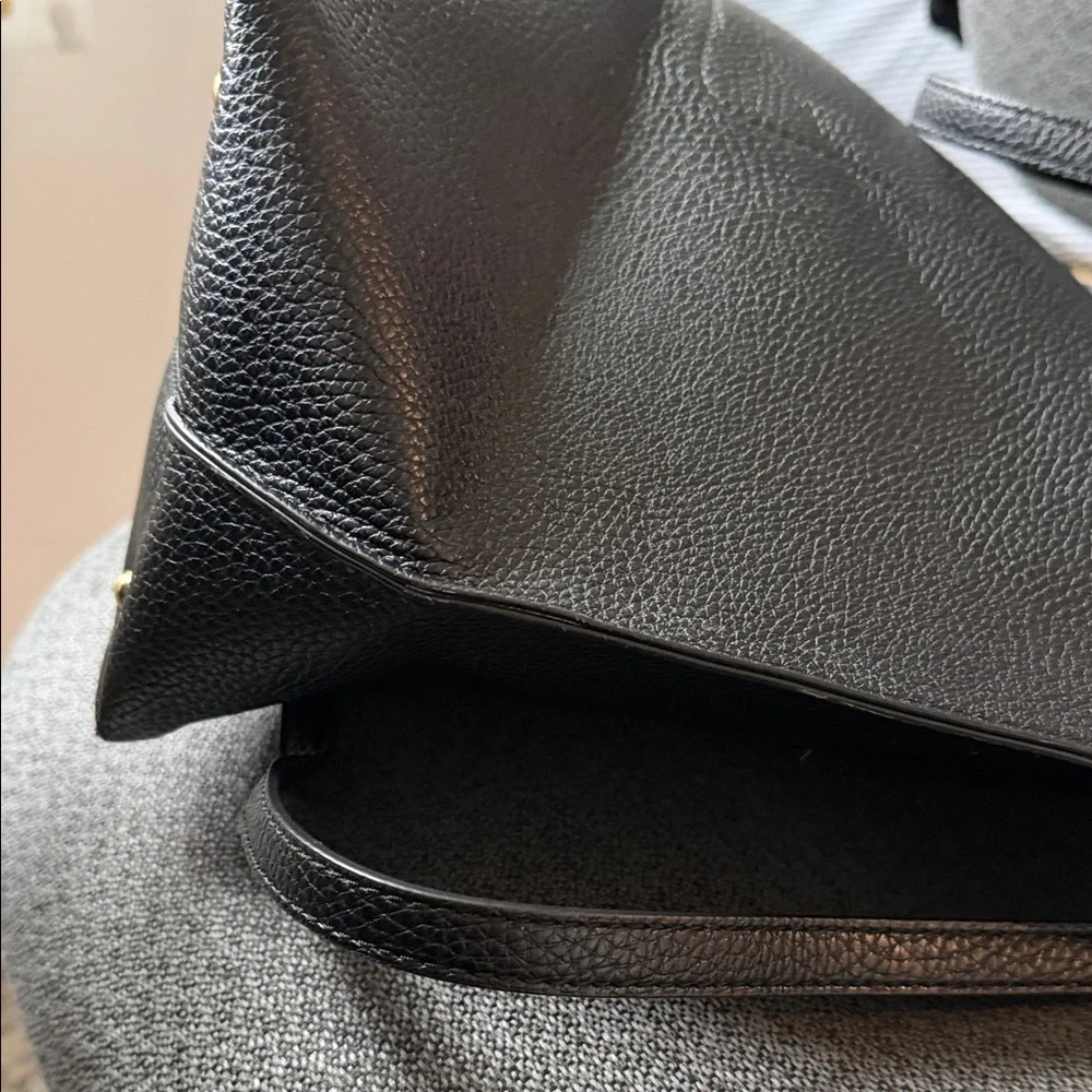 Lauren Ralph Lauren Black Leather Tote Bag – Like New - Picture 9 of 17
